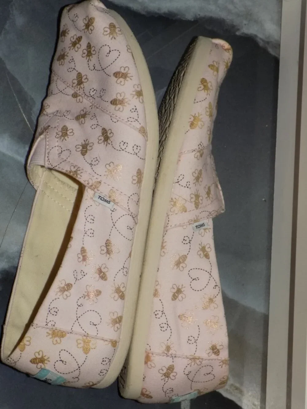 Tom's Alpargata Bee Mine Print in Foil on Barely Pink Size 9.5 Women's